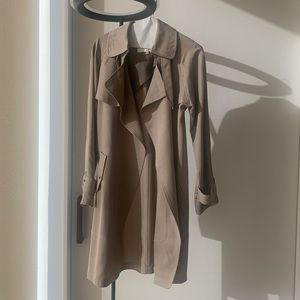 Aritzia Babaton XXS lawson trench